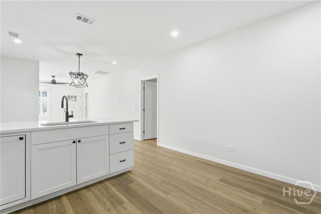 906 W Victory Drive, Savannah, GA 31405