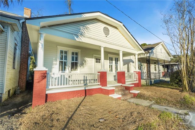 906 W Victory Drive, Savannah, GA 31405