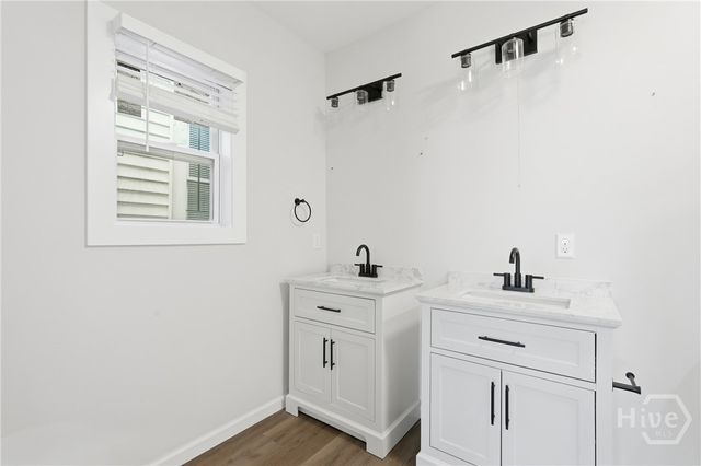 906 W Victory Drive, Savannah, GA 31405