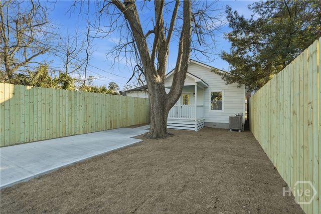 906 W Victory Drive, Savannah, GA 31405