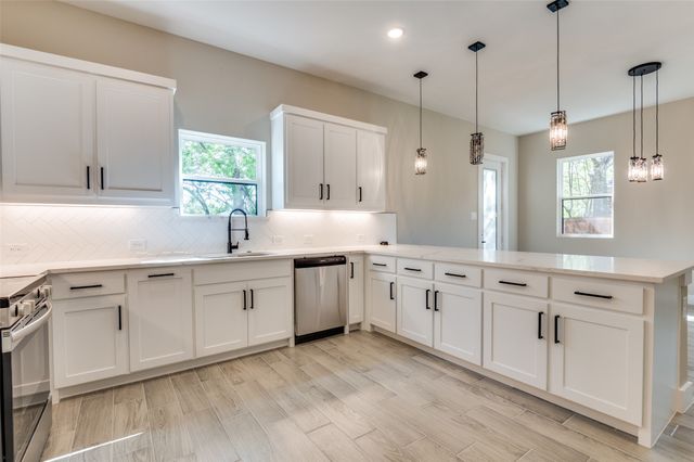 706 Perry Avenue, Waxahachie, TX 75165