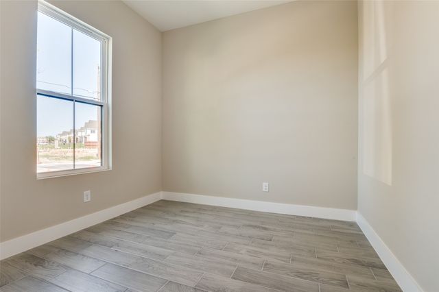 706 Perry Avenue, Waxahachie, TX 75165