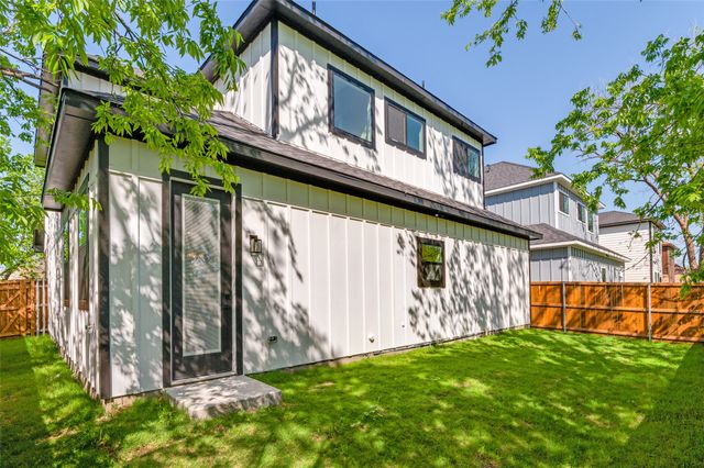 706 Perry Avenue, Waxahachie, TX 75165