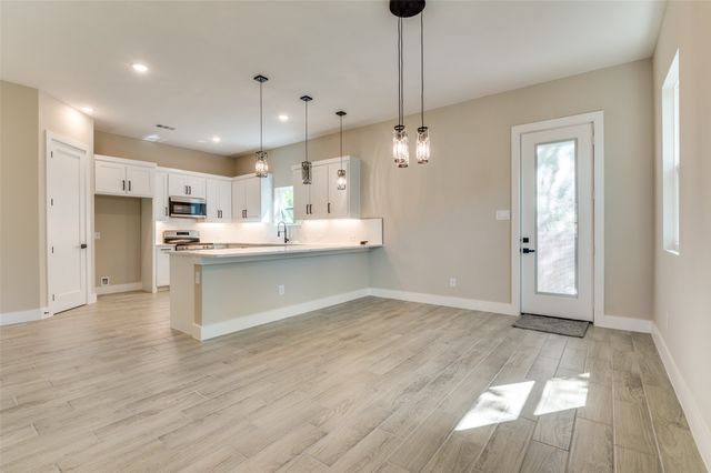 706 Perry Avenue, Waxahachie, TX 75165