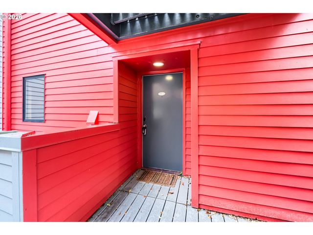 910 Nw NAITO Pkwy i-4, Portland, OR 97209