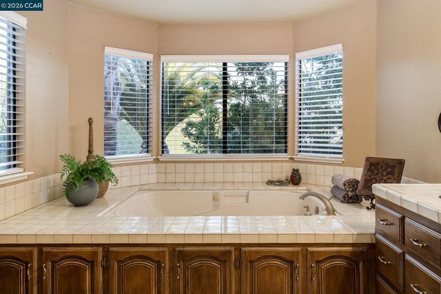 4640 Kingswood Dr, Danville, CA 94506