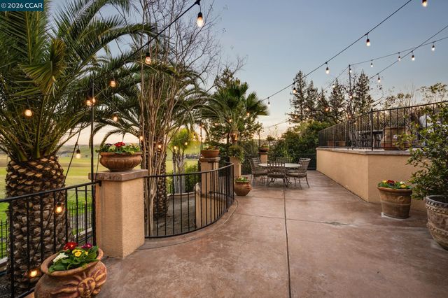 4640 Kingswood Dr, Danville, CA 94506