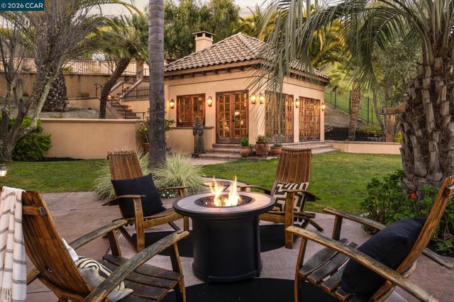 4640 Kingswood Dr, Danville, CA 94506