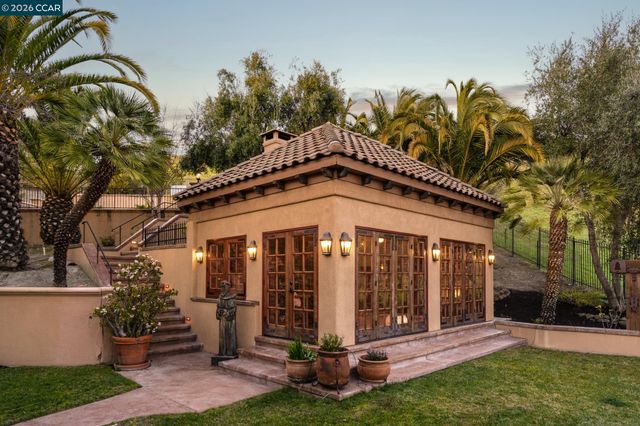 4640 Kingswood Dr, Danville, CA 94506