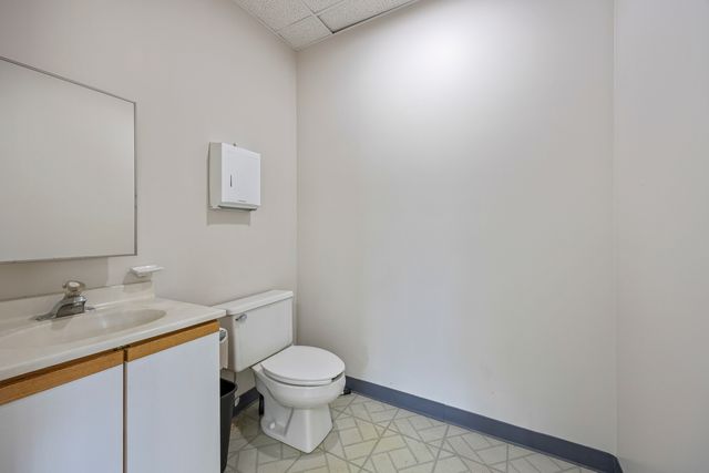 27W281 Geneva Road K2, Winfield, IL 60190