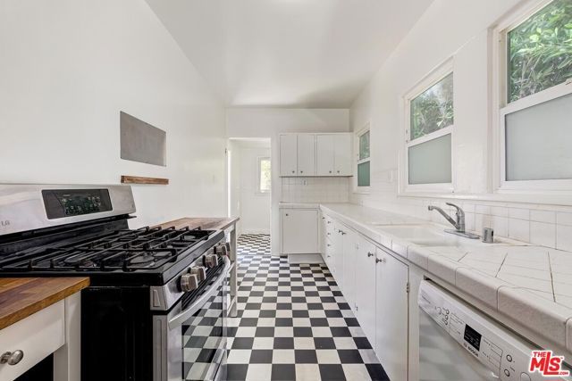 10626 Ohio Avenue, Los Angeles, CA 90024