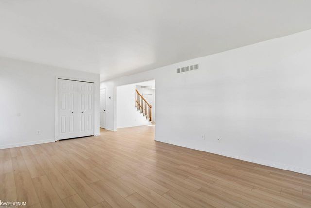 45880 Brookside North Drive 93, Macomb Twp, MI 48044