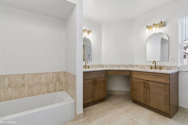 45880 Brookside North Drive 93, Macomb Twp, MI 48044