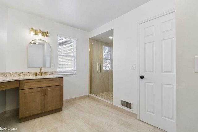 45880 Brookside North Drive 93, Macomb Twp, MI 48044