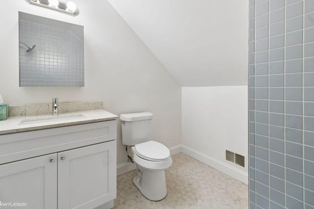 45880 Brookside North Drive 93, Macomb Twp, MI 48044