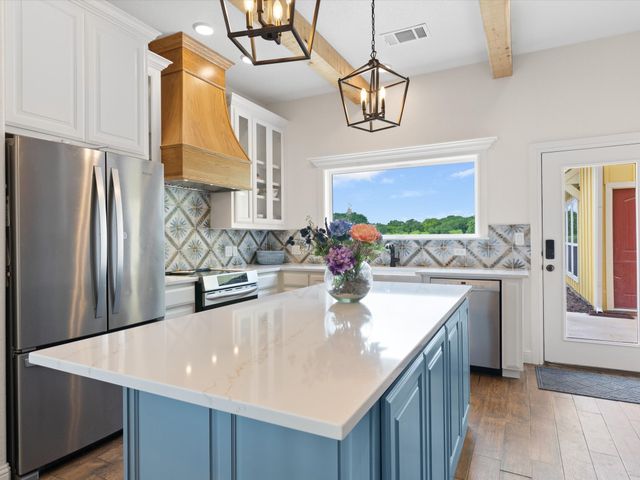 2025 County Road 1792, Sunset, TX 76270