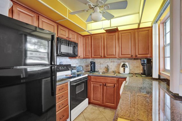48 NEWPORT C Court C, Deerfield Beach, FL 33442