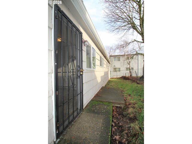 1630 Ne 81ST Ave, Portland, OR 97213