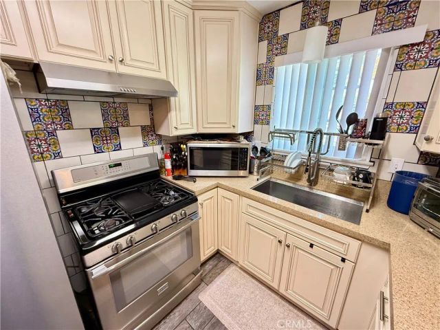 19107 Lyle Avenue, Corona, CA 92881