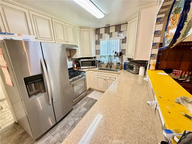 19107 Lyle Avenue, Corona, CA 92881