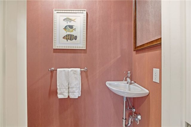 125 Corys Lane Weatherly, Portsmouth, RI 02871