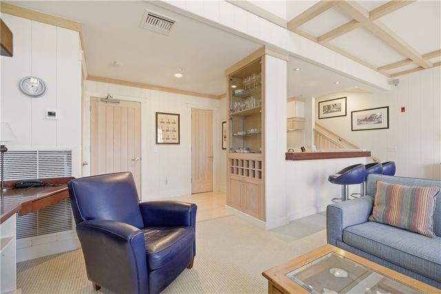 125 Corys Lane Weatherly, Portsmouth, RI 02871