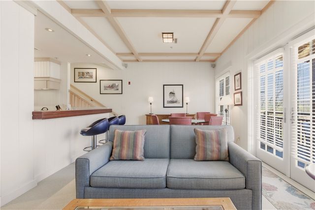 125 Corys Lane Weatherly, Portsmouth, RI 02871