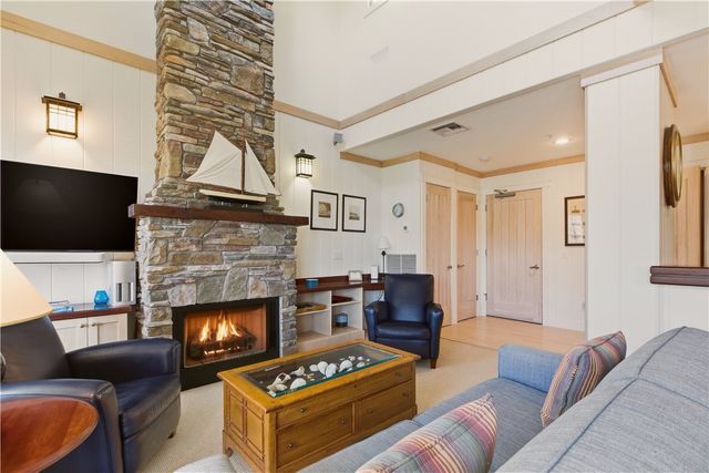 125 Corys Lane Weatherly, Portsmouth, RI 02871