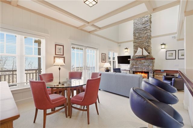 125 Corys Lane Weatherly, Portsmouth, RI 02871