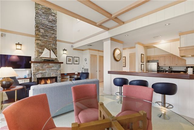 125 Corys Lane Weatherly, Portsmouth, RI 02871