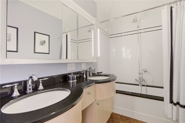125 Corys Lane Weatherly, Portsmouth, RI 02871
