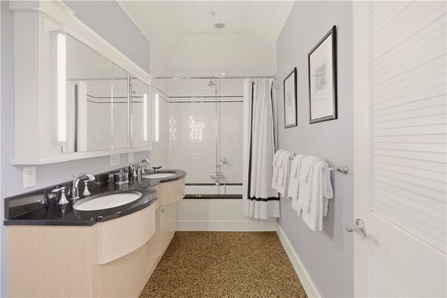 125 Corys Lane Weatherly, Portsmouth, RI 02871