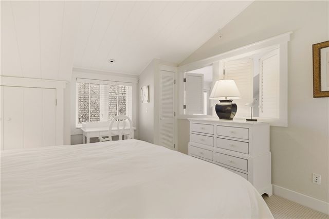 125 Corys Lane Weatherly, Portsmouth, RI 02871