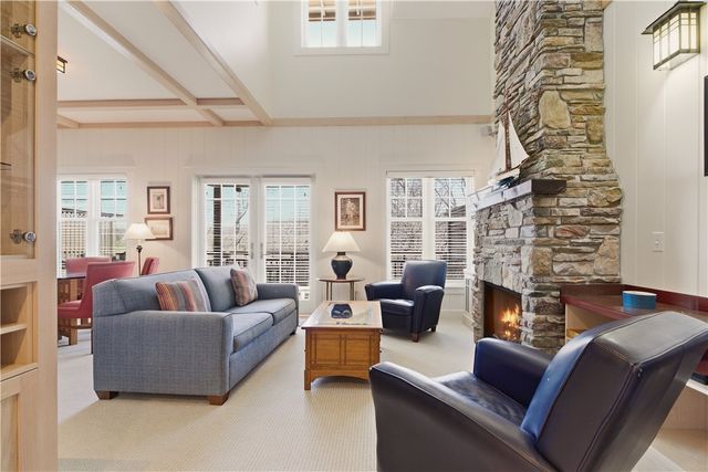 125 Corys Lane Weatherly, Portsmouth, RI 02871