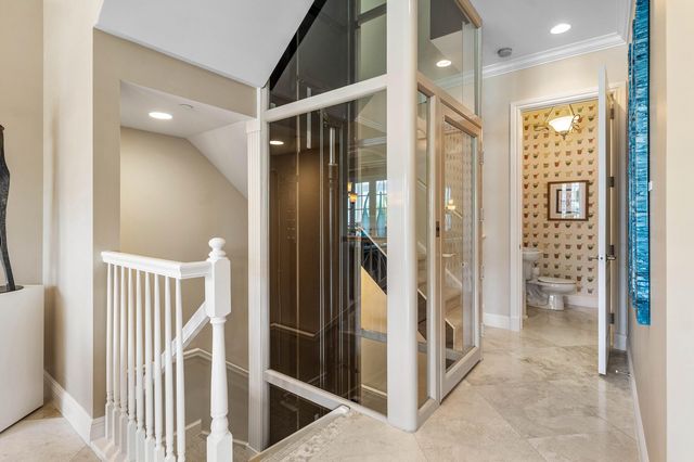 26 Marina Gardens Drive, Palm Beach Gardens, FL 33410