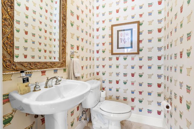 26 Marina Gardens Drive, Palm Beach Gardens, FL 33410
