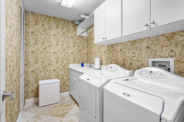 26 Marina Gardens Drive, Palm Beach Gardens, FL 33410