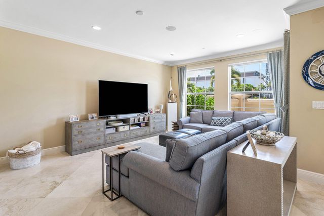 26 Marina Gardens Drive, Palm Beach Gardens, FL 33410