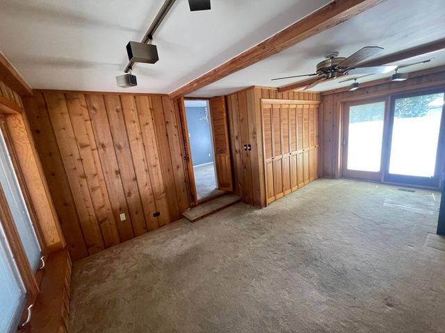8104 Greenwood Avenue, Munster, IN 46321