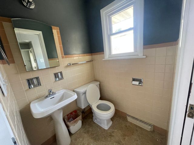 8104 Greenwood Avenue, Munster, IN 46321