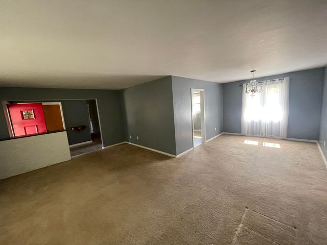 8104 Greenwood Avenue, Munster, IN 46321