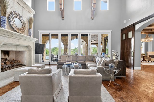 9541 Marbella Drive, Fort Worth, TX 76126