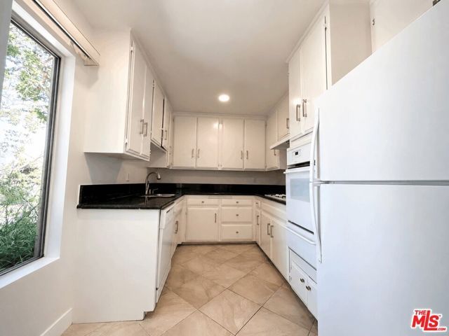 439 S Oakhurst Drive, Beverly Hills, CA 90212