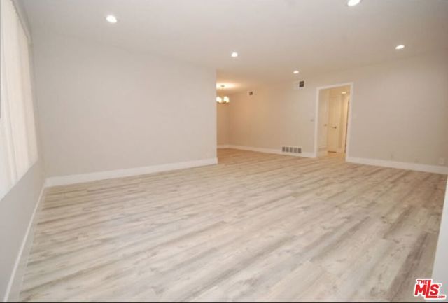 439 S Oakhurst Drive, Beverly Hills, CA 90212