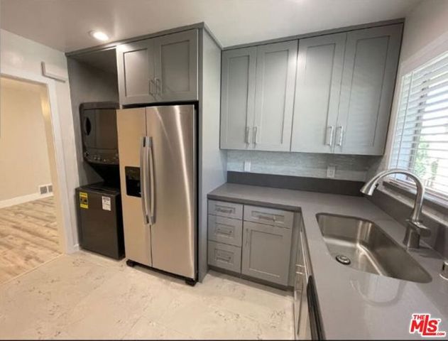 439 S Oakhurst Drive, Beverly Hills, CA 90212