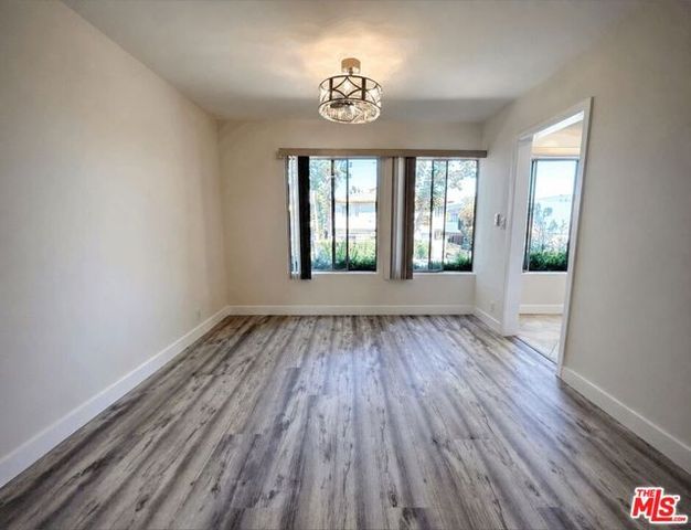 439 S Oakhurst Drive, Beverly Hills, CA 90212