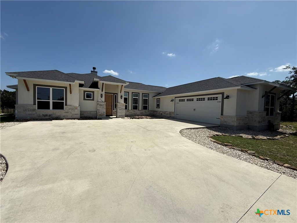 242 Flanders, Fischer, TX 78623