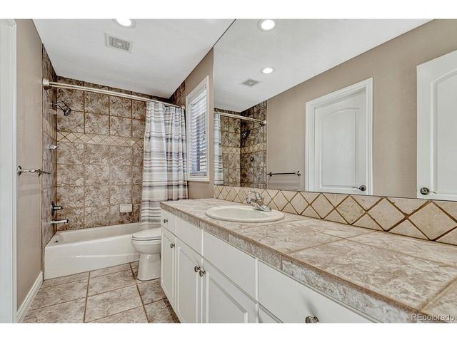 9164 E Lost Hill Trl, Lone Tree, CO 80124