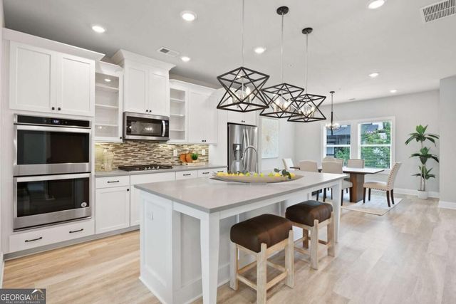 504 Hampton Crossing, Woodstock, GA 30188