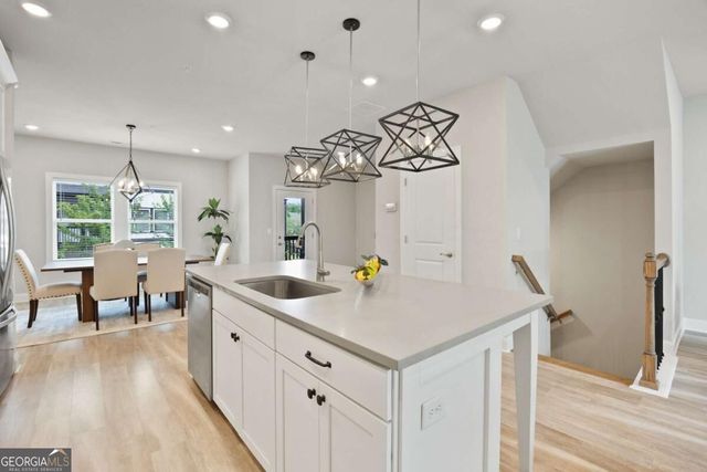 504 Hampton Crossing, Woodstock, GA 30188